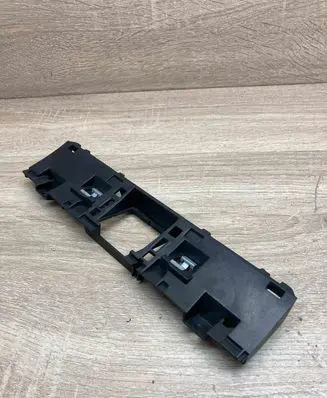 Volkswagen PASSAT B7 Other interior part 3AA857318C FRAMEBRACKET