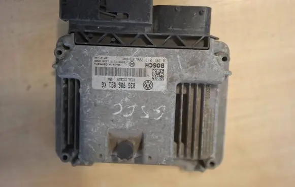 Volkswagen Golf V Engine control unit/module 03G906021KG 0281013200