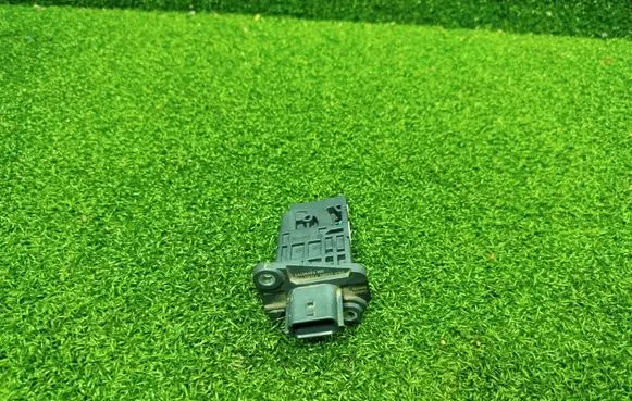 Opel Vivaro Mass air flow meter 93450753 H8201267959 226807131R