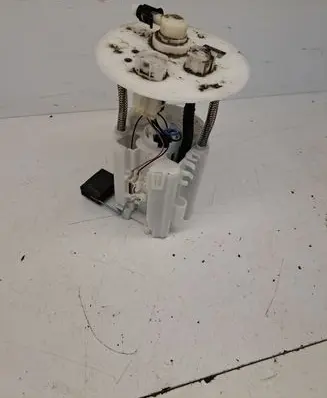 Toyota Prius (NHW20) In-tank fuel pump 1019618992 7702047041