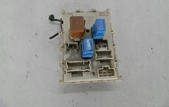 Nissan Primera Fuse box set 24350AV700