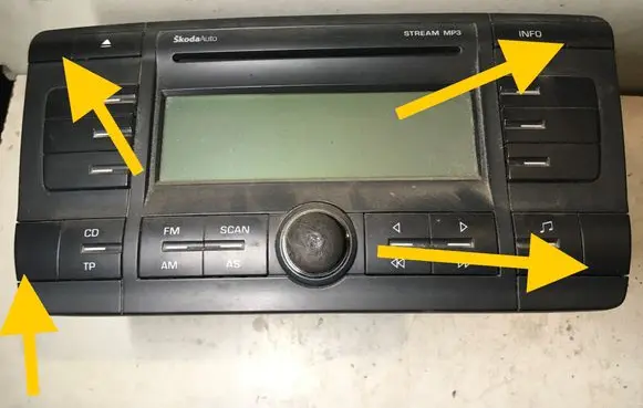 Skoda Octavia Mk2 (1Z) Radio/GPS head unit trim 