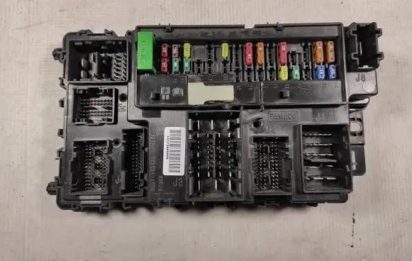 Ford Fusion II Fuse module EG9T15604 A2C7352811200 dg9t14b476b
