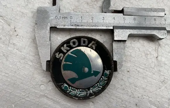 Skoda Fabia Mk2 (5J) Original wheel cap 6U0601151L