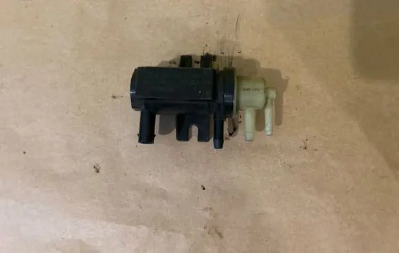 Mercedes-Benz Sprinter W906 Turbo solenoid valve A0091533128 12T327 70078208