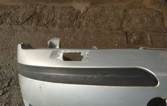 Ford Mondeo Mk III Front bumper splitter molding 