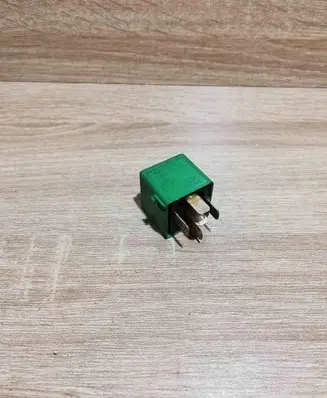 BMW 3 E36 Other relay 8353447