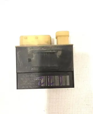 Peugeot 207 Glow plug pre-heat relay 9652021180 018010951