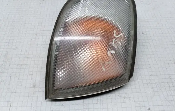 Nissan Sunny Front indicator light 6R010250 013452 ICHIKOH3305
