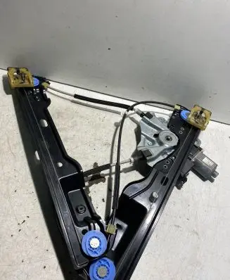 Opel Astra J Sliding door window regulator with motor 915368104 RH201150