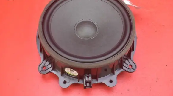 Tesla Model 3 Subwoofer speaker 1079744-00-E