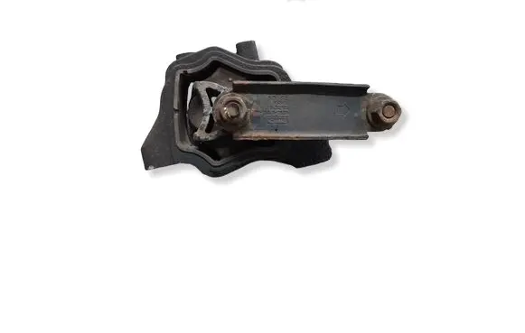 Volvo XC70 Engine mount bracket 