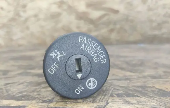 BMW 2 F46 Passenger airbag on/off switch 9326501