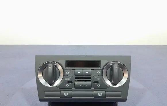 Audi A3 S3 A3 Sportback 8P Climate control unit 8P0820043AC