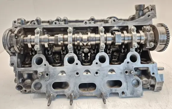 Mercedes-Benz CLA C118 X118 Engine head A2820163600 110423582R