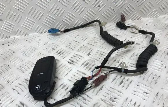 Mercedes-Benz E W211 Bluetooth control unit module B67876168