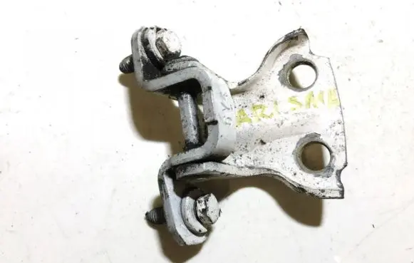 Mitsubishi Carisma Rear door lower hinge