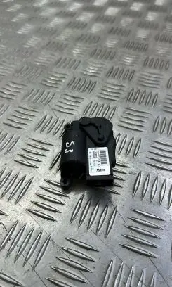 Volkswagen PASSAT B8 Air flap motor/actuator 5Q0907511A