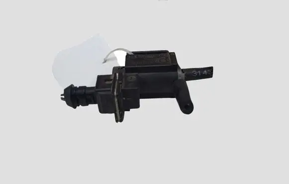 Volvo V40 Cross country Turbo solenoid valve 31339879 70051502