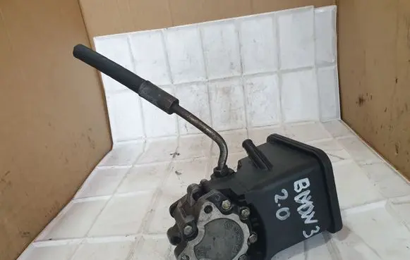 BMW 3 E46 Power steering pump 91208