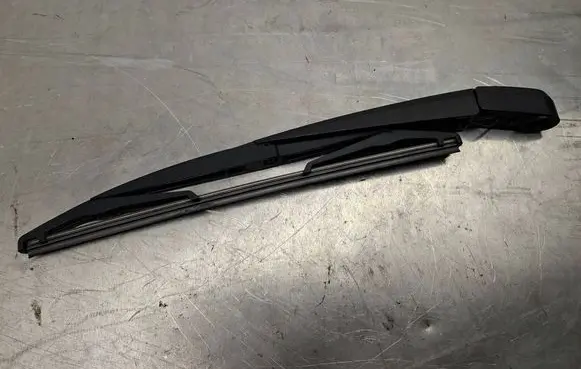 Suzuki Grand Vitara II Rear wiper blade 
