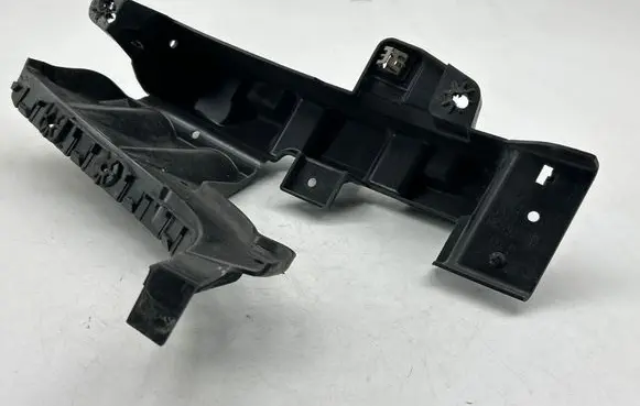 Chrysler Pacifica Rear bumper mounting bracket 68229238AD R3107
