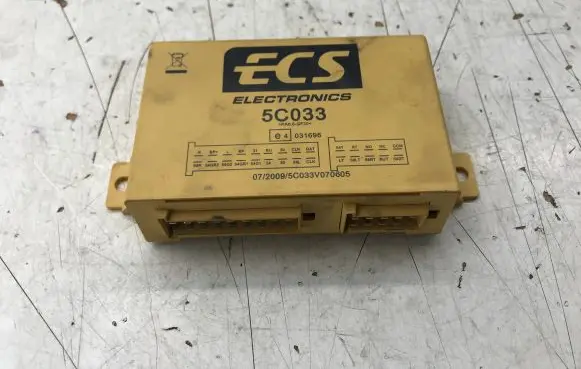 Toyota Avensis T270 Tow bar trailer control unit/module 5C033 5C033V070605 031696