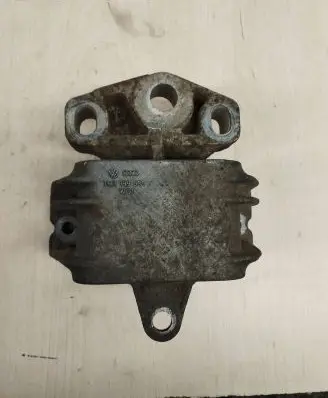 Ford Galaxy Engine mount bracket 7M3199555