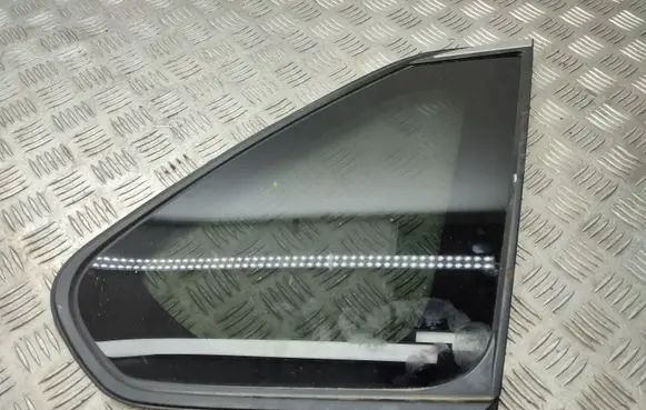 Toyota RAV 4 (XA50) Rear side window