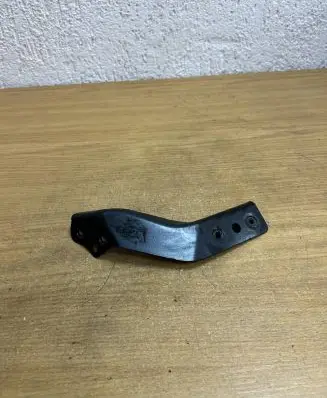Mercedes-Benz C W204 Front bumper mounting bracket A2046200285 F3030