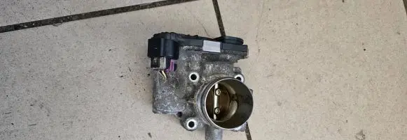 Opel Mokka Throttle valve 55565489