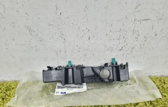Hyundai Kona I Front bumper mounting bracket 86514-j9ca0