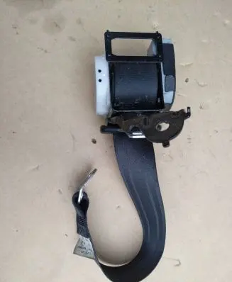 Mazda 6 Rear seatbelt