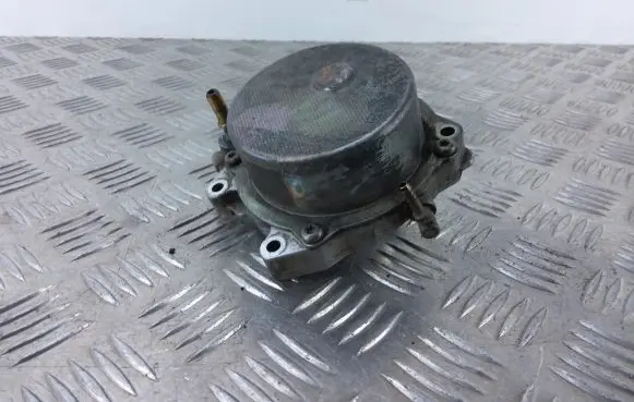 Opel Vectra C Vacuum pump 55205445