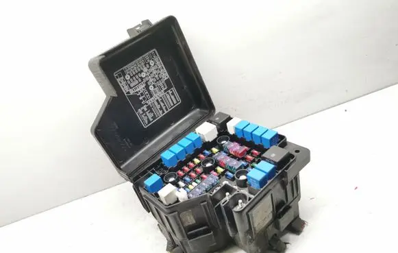 Hyundai Santa Fe Fuse module