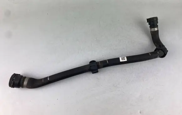 BMW 4 F32 F33 Engine coolant pipe/hose 8673993