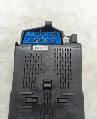 Renault Scenic I Fuse box set 8200033521B S108502710G 02258