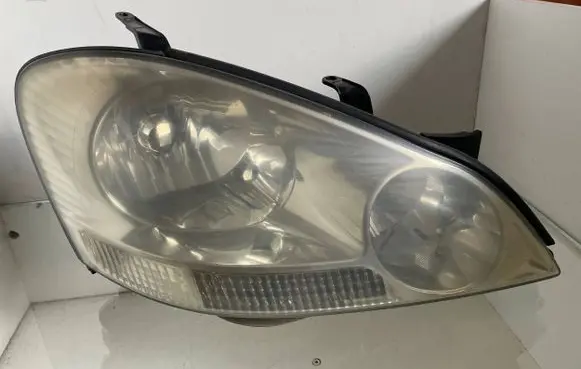 Toyota Avensis Verso Headlight/headlamp