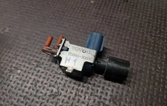 Toyota Hilux (AN10, AN20, AN30) Vacuum valve 2586030070