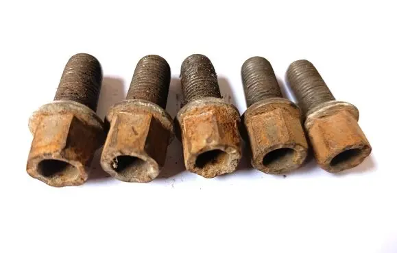 Volkswagen Golf IV Nuts/bolts 