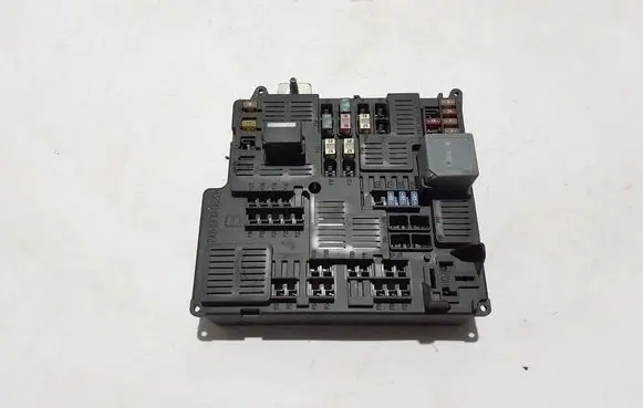 Volvo XC90 Fuse module 31398003