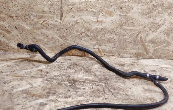 Mercedes-Benz S W220 Engine coolant pipe/hose A2208300496