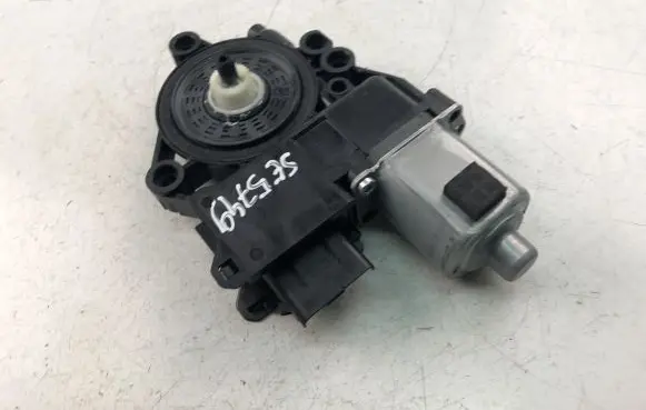 KIA Ceed Front door window regulator motor 83460J7020