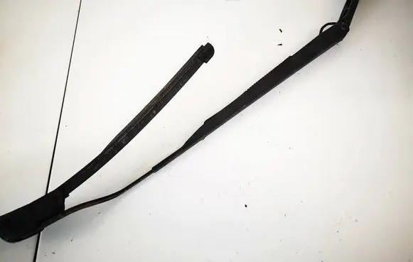 KIA Carens II Front wiper blade arm