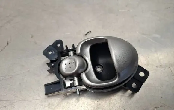 Mitsubishi i-MiEV Rear door interior handle 