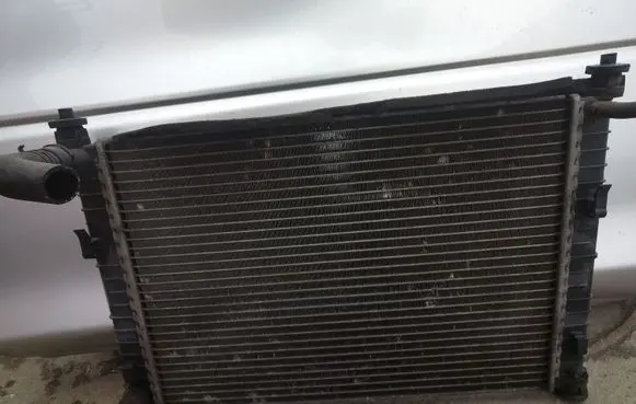 Mazda 2 Coolant radiator