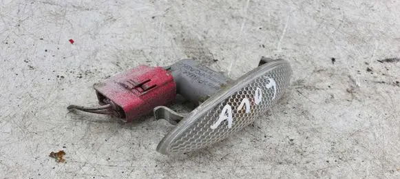 Toyota Yaris Front fender indicator light NOCODE