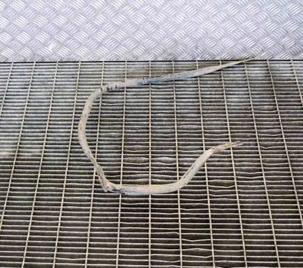 Renault Master III Fuel tank mounting bracket 