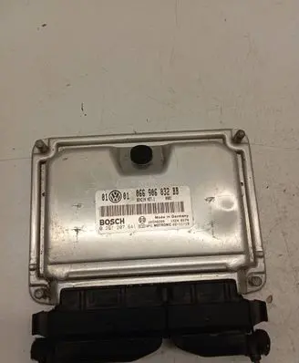 Volkswagen PASSAT B5 Engine control unit/module 066906032BB 26SA8208 0261207641