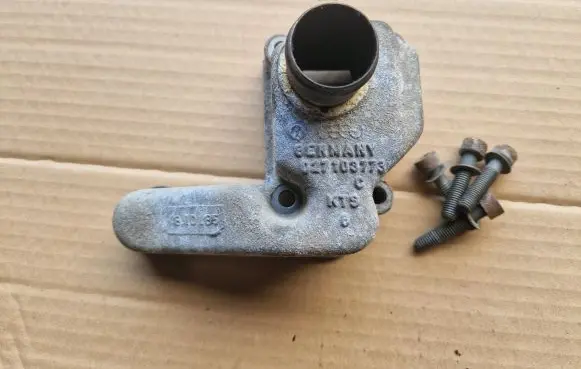 Volkswagen Corrado Oil breather separator 027103773C